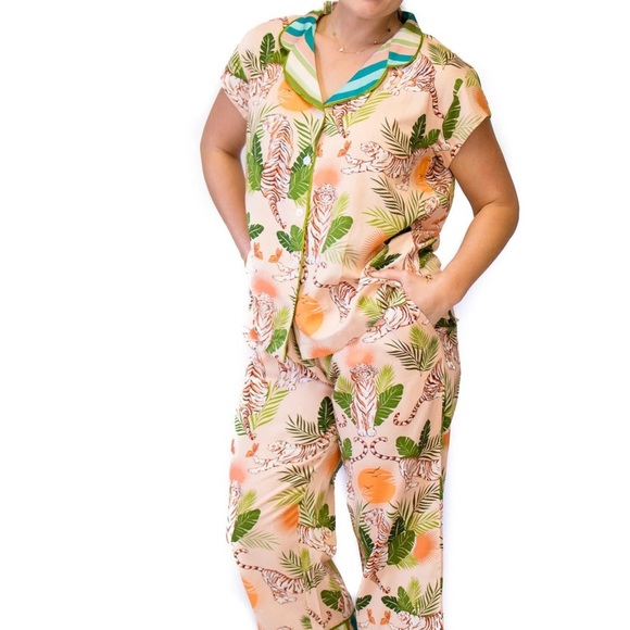 Jayes studio eye of the tiger capri pajama set size XL - Picture 1 of 13